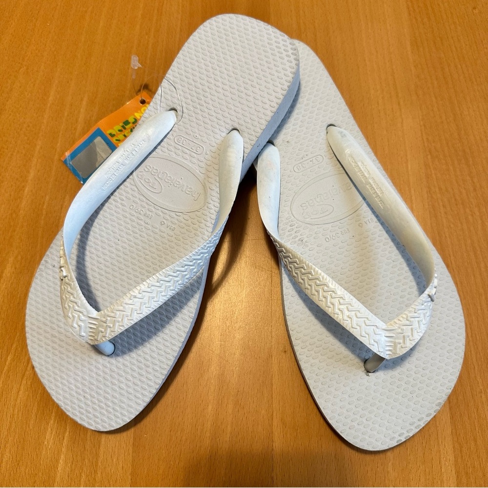 Havaianas NWT Women's Classic White Flip Flops SZ 6